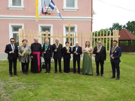 Slavnostno zasadili cepljenko najstarejše vinske trte na svetu 35
